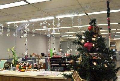 8 Ideas On How To Decorate Your Office Lobby For The Holidays